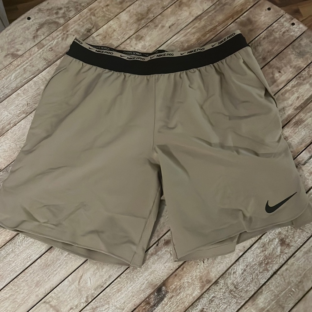 Nike Pro shorts like new
